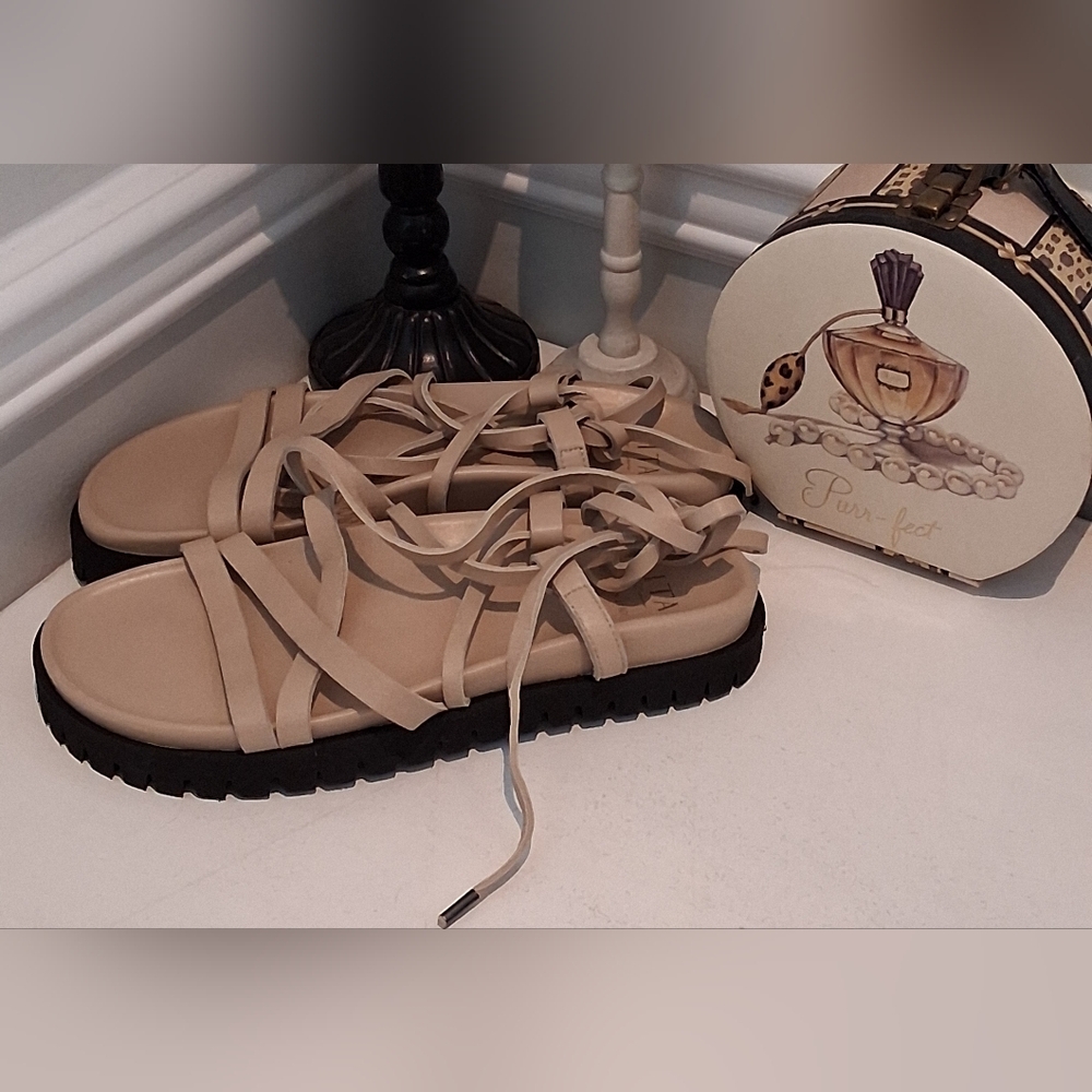 Lita By Ciara Beige Gladiator Strappy Sandals Sz 41/10/10.5M Like New - Picture 3 of 9